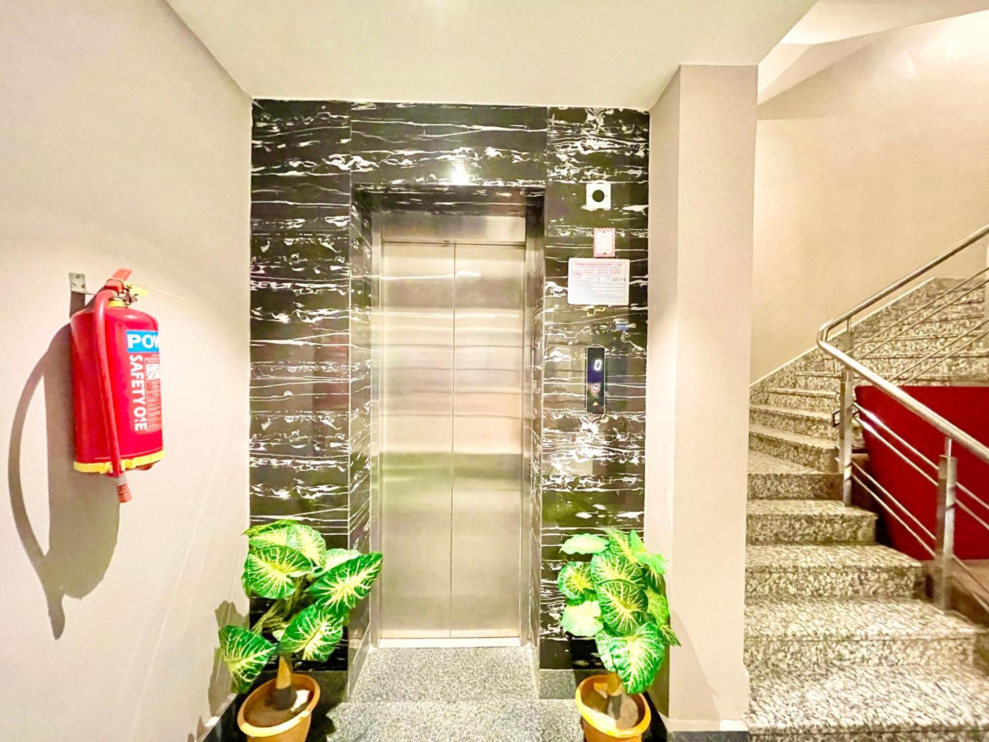 Hotel Rb International ! Puri Near-Sea-Beach-And-Temple Fully-Air-Conditioned-Hotel With-Lift-And-Card Payment Accepted-Parking-Facility, Best Hotel In Puri Zewnętrze zdjęcie