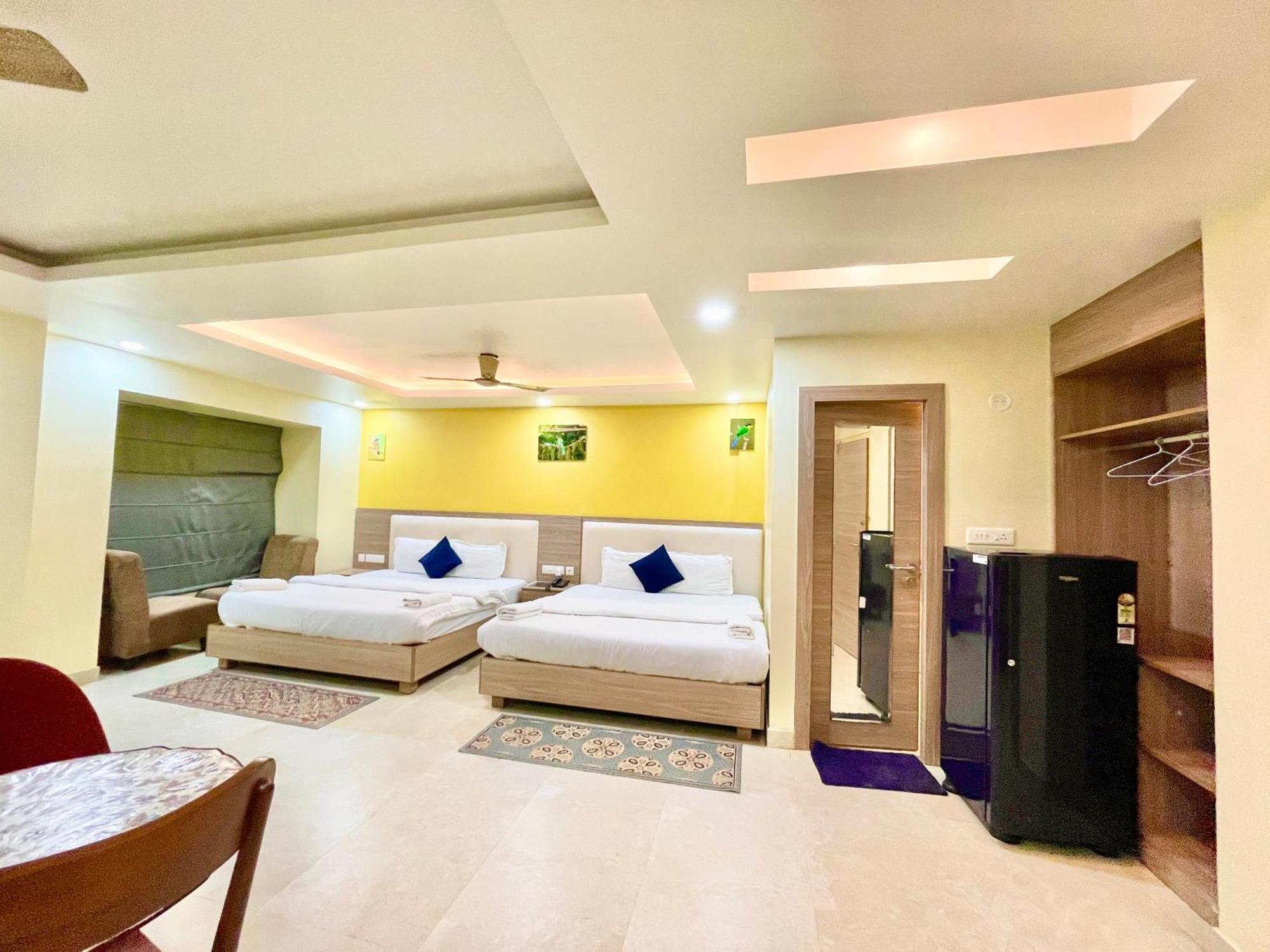Hotel Rb International ! Puri Near-Sea-Beach-And-Temple Fully-Air-Conditioned-Hotel With-Lift-And-Card Payment Accepted-Parking-Facility, Best Hotel In Puri Zewnętrze zdjęcie