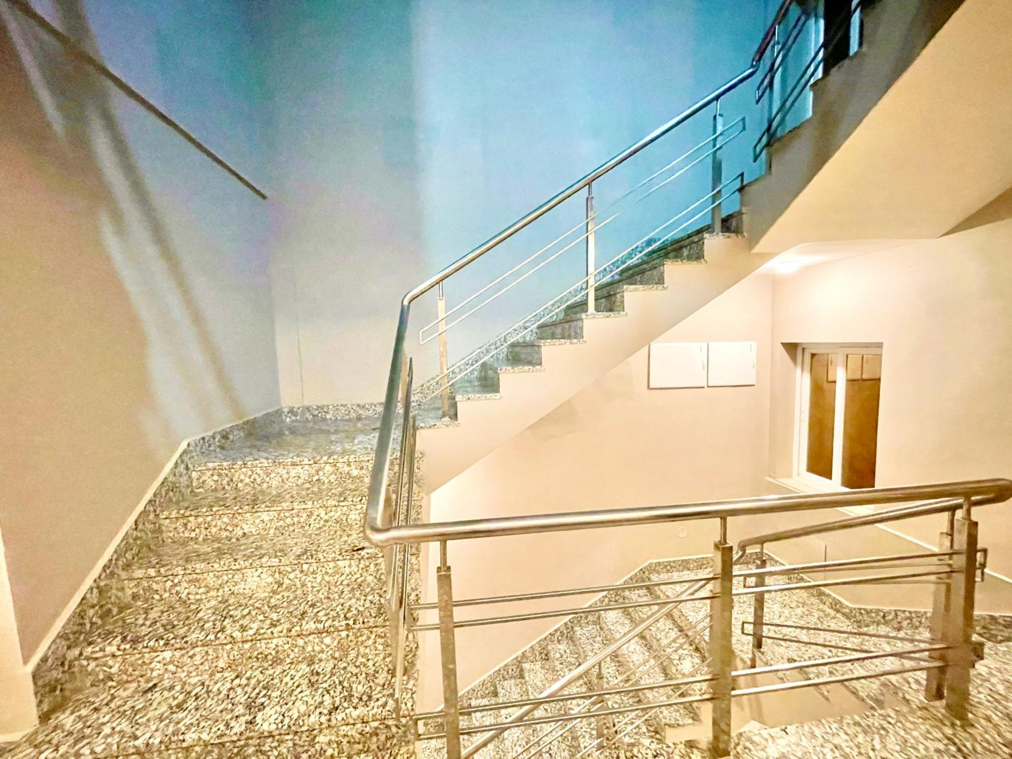 Hotel Rb International ! Puri Near-Sea-Beach-And-Temple Fully-Air-Conditioned-Hotel With-Lift-And-Card Payment Accepted-Parking-Facility, Best Hotel In Puri Zewnętrze zdjęcie