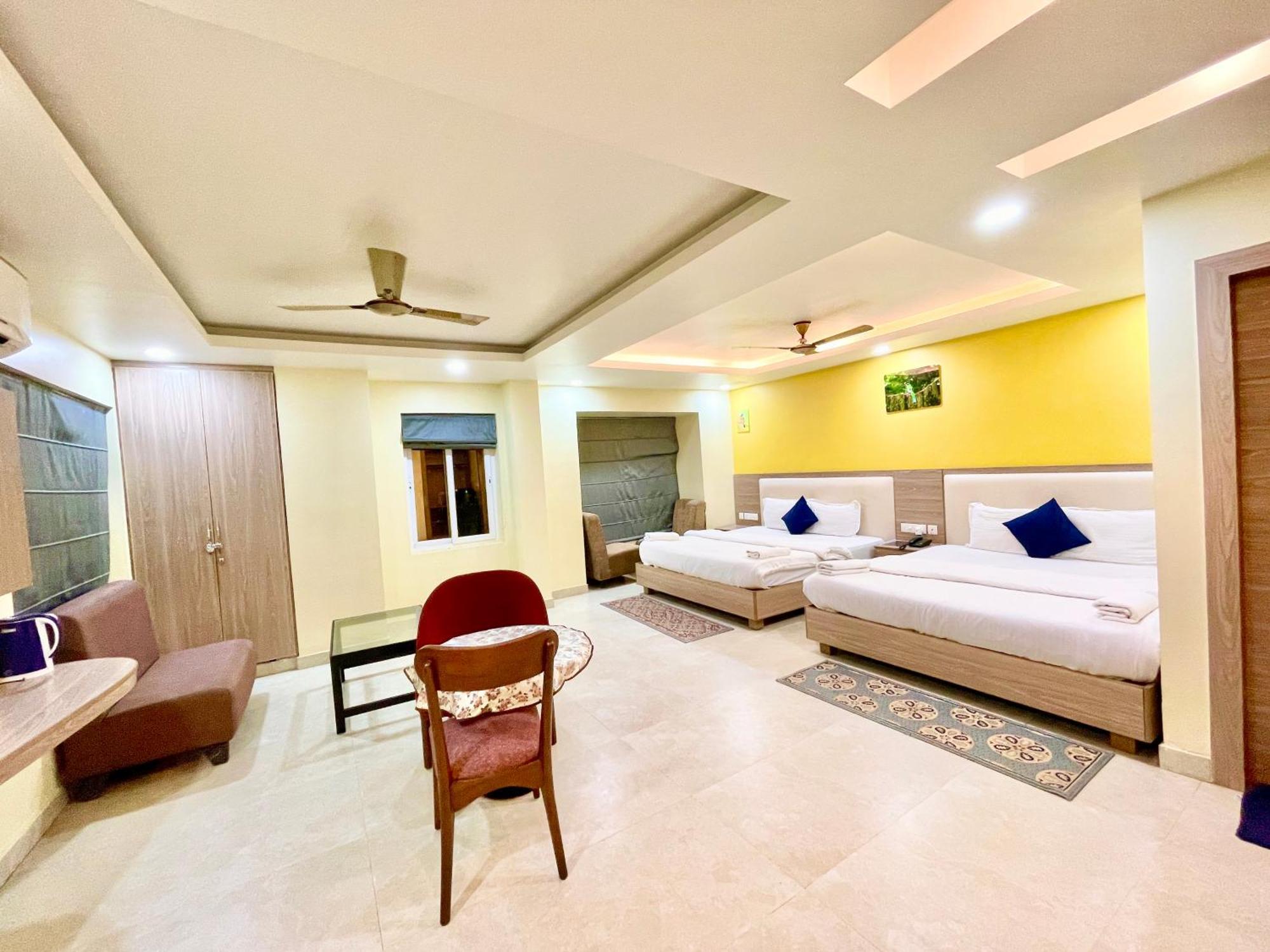 Hotel Rb International ! Puri Near-Sea-Beach-And-Temple Fully-Air-Conditioned-Hotel With-Lift-And-Card Payment Accepted-Parking-Facility, Best Hotel In Puri Zewnętrze zdjęcie