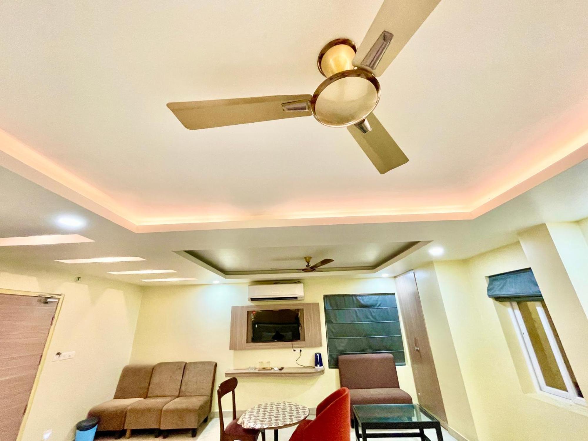 Hotel Rb International ! Puri Near-Sea-Beach-And-Temple Fully-Air-Conditioned-Hotel With-Lift-And-Card Payment Accepted-Parking-Facility, Best Hotel In Puri Zewnętrze zdjęcie