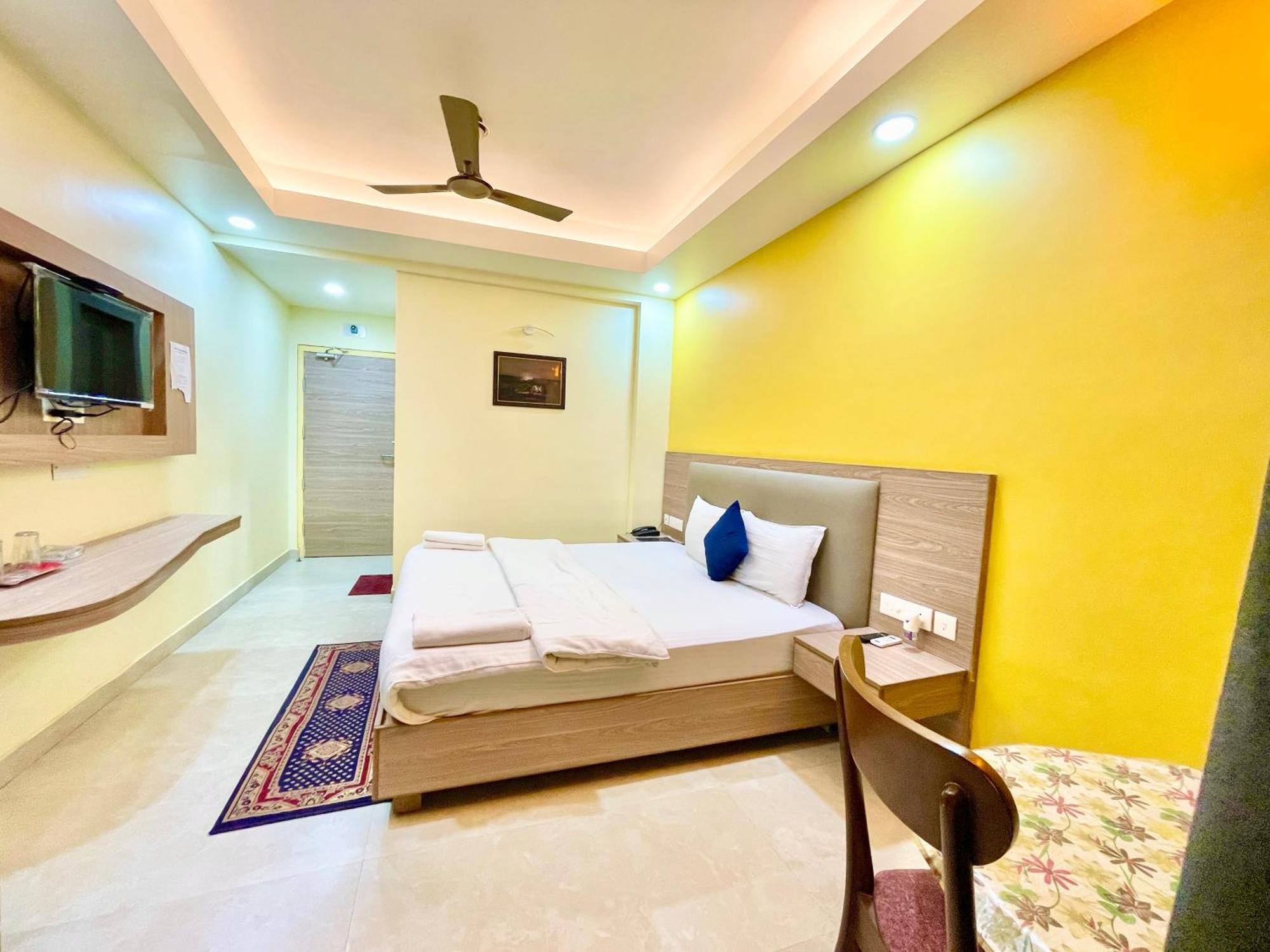 Hotel Rb International ! Puri Near-Sea-Beach-And-Temple Fully-Air-Conditioned-Hotel With-Lift-And-Card Payment Accepted-Parking-Facility, Best Hotel In Puri Zewnętrze zdjęcie