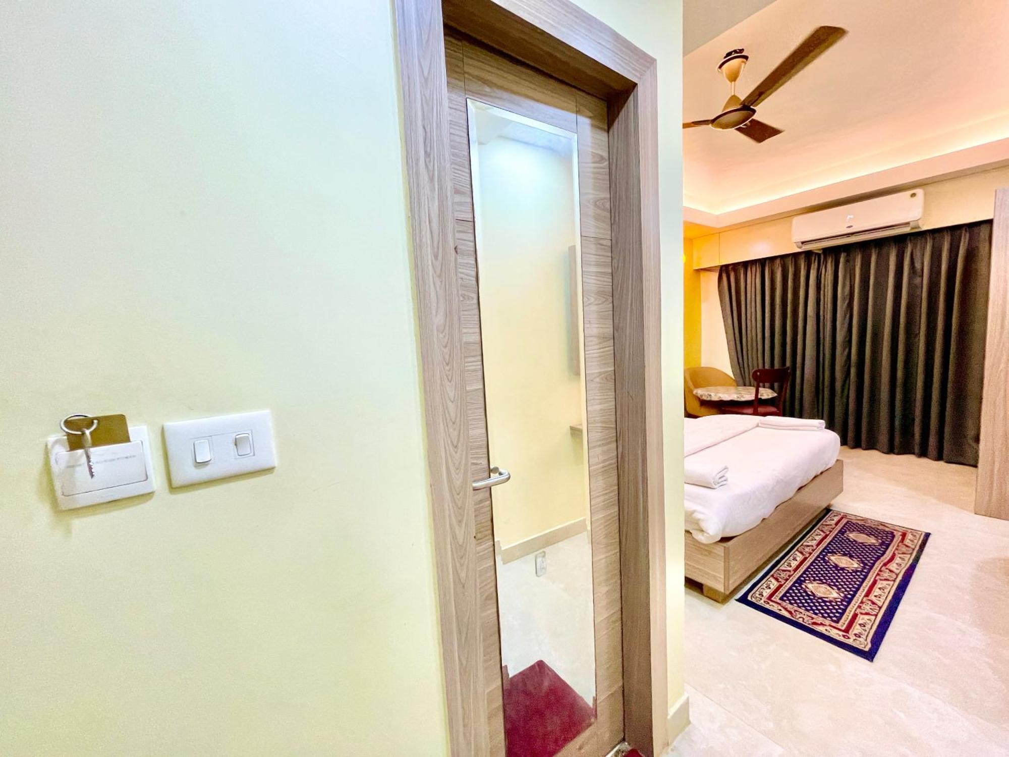 Hotel Rb International ! Puri Near-Sea-Beach-And-Temple Fully-Air-Conditioned-Hotel With-Lift-And-Card Payment Accepted-Parking-Facility, Best Hotel In Puri Zewnętrze zdjęcie