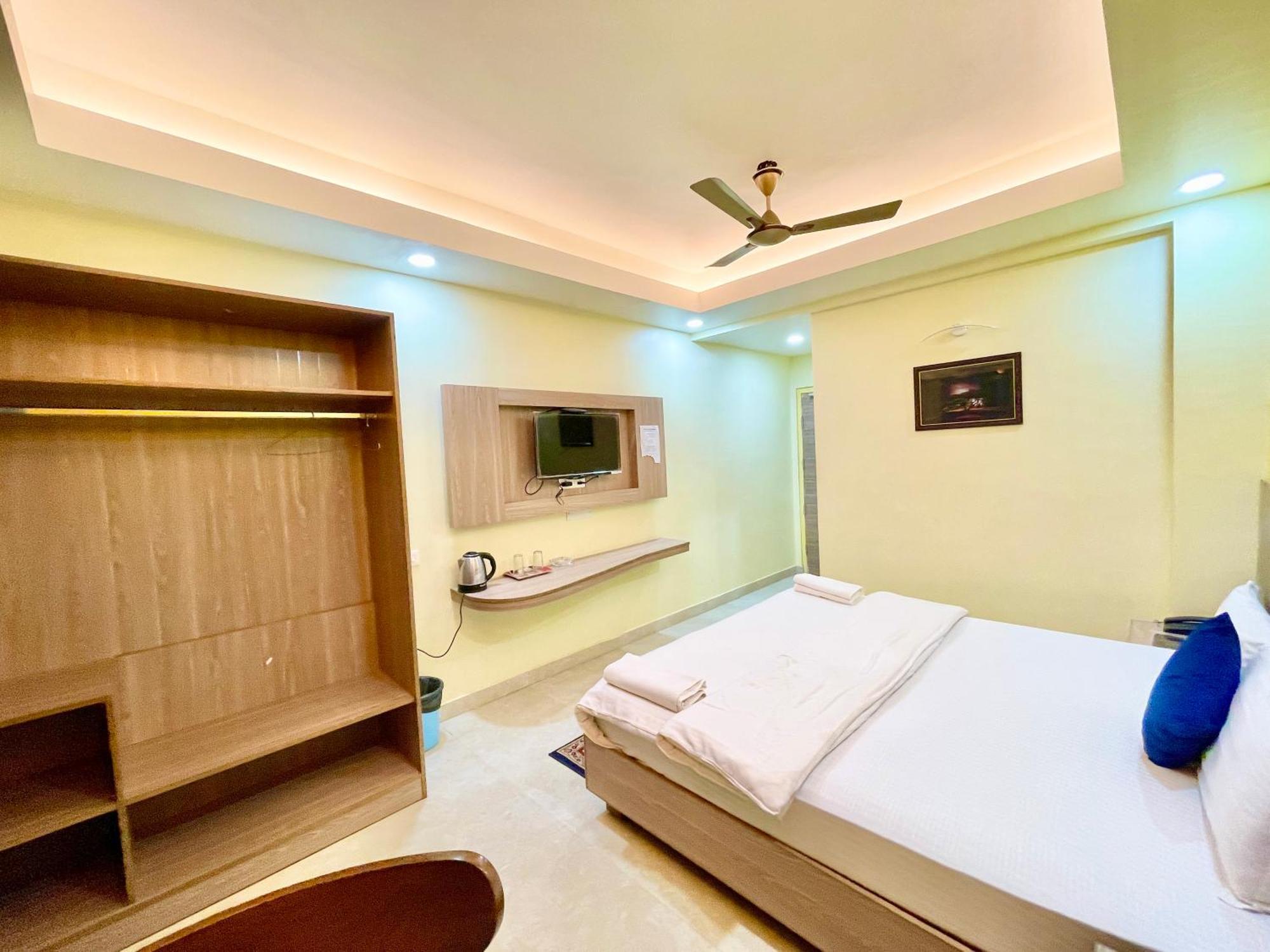 Hotel Rb International ! Puri Near-Sea-Beach-And-Temple Fully-Air-Conditioned-Hotel With-Lift-And-Card Payment Accepted-Parking-Facility, Best Hotel In Puri Zewnętrze zdjęcie