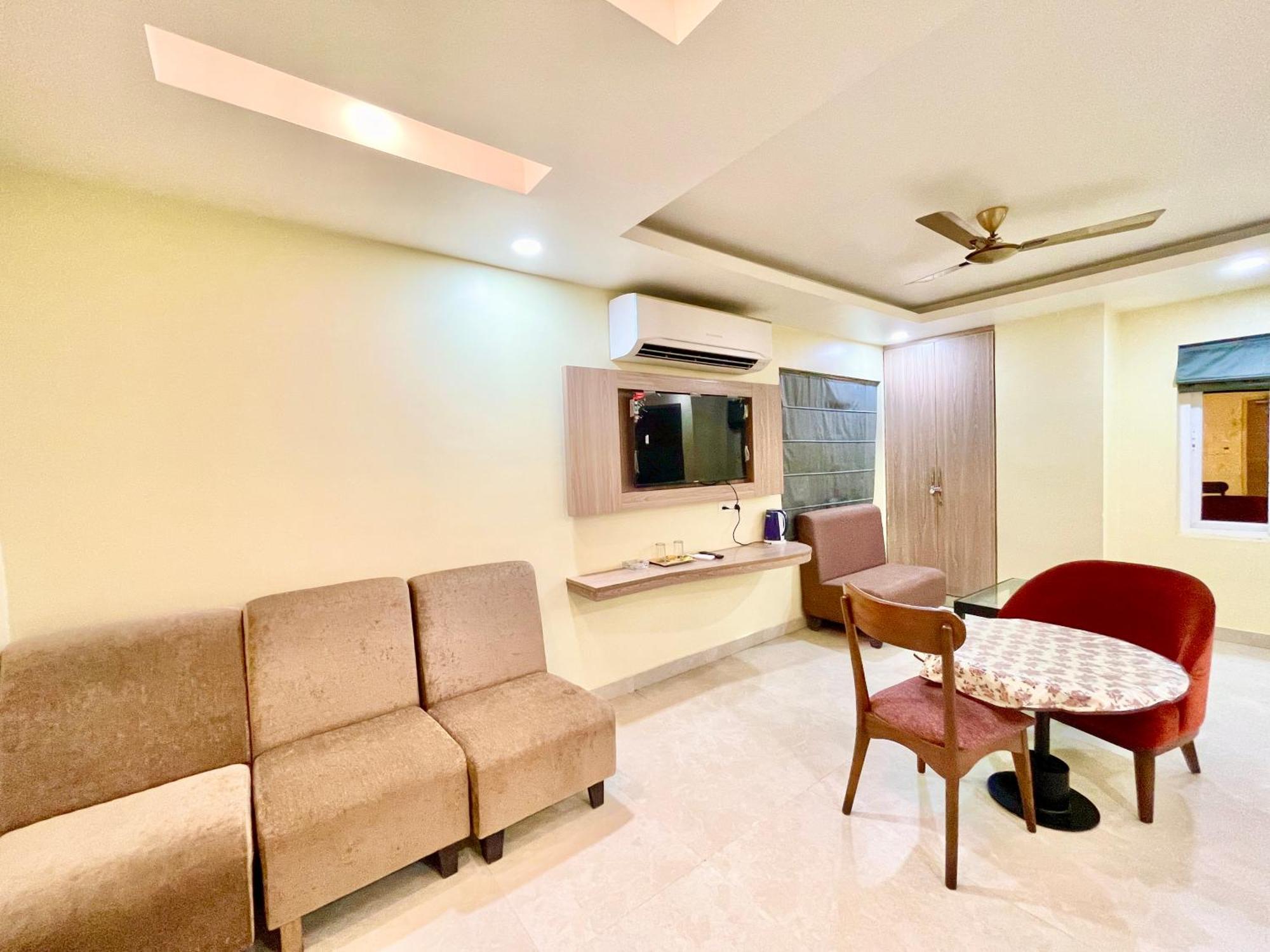 Hotel Rb International ! Puri Near-Sea-Beach-And-Temple Fully-Air-Conditioned-Hotel With-Lift-And-Card Payment Accepted-Parking-Facility, Best Hotel In Puri Zewnętrze zdjęcie
