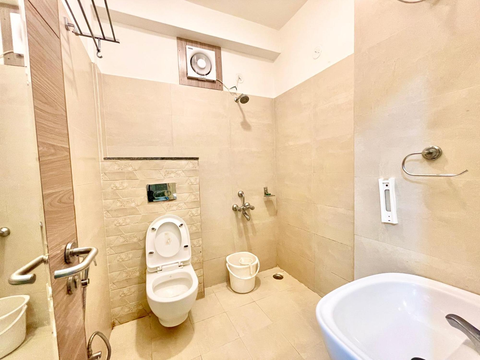 Hotel Rb International ! Puri Near-Sea-Beach-And-Temple Fully-Air-Conditioned-Hotel With-Lift-And-Card Payment Accepted-Parking-Facility, Best Hotel In Puri Zewnętrze zdjęcie