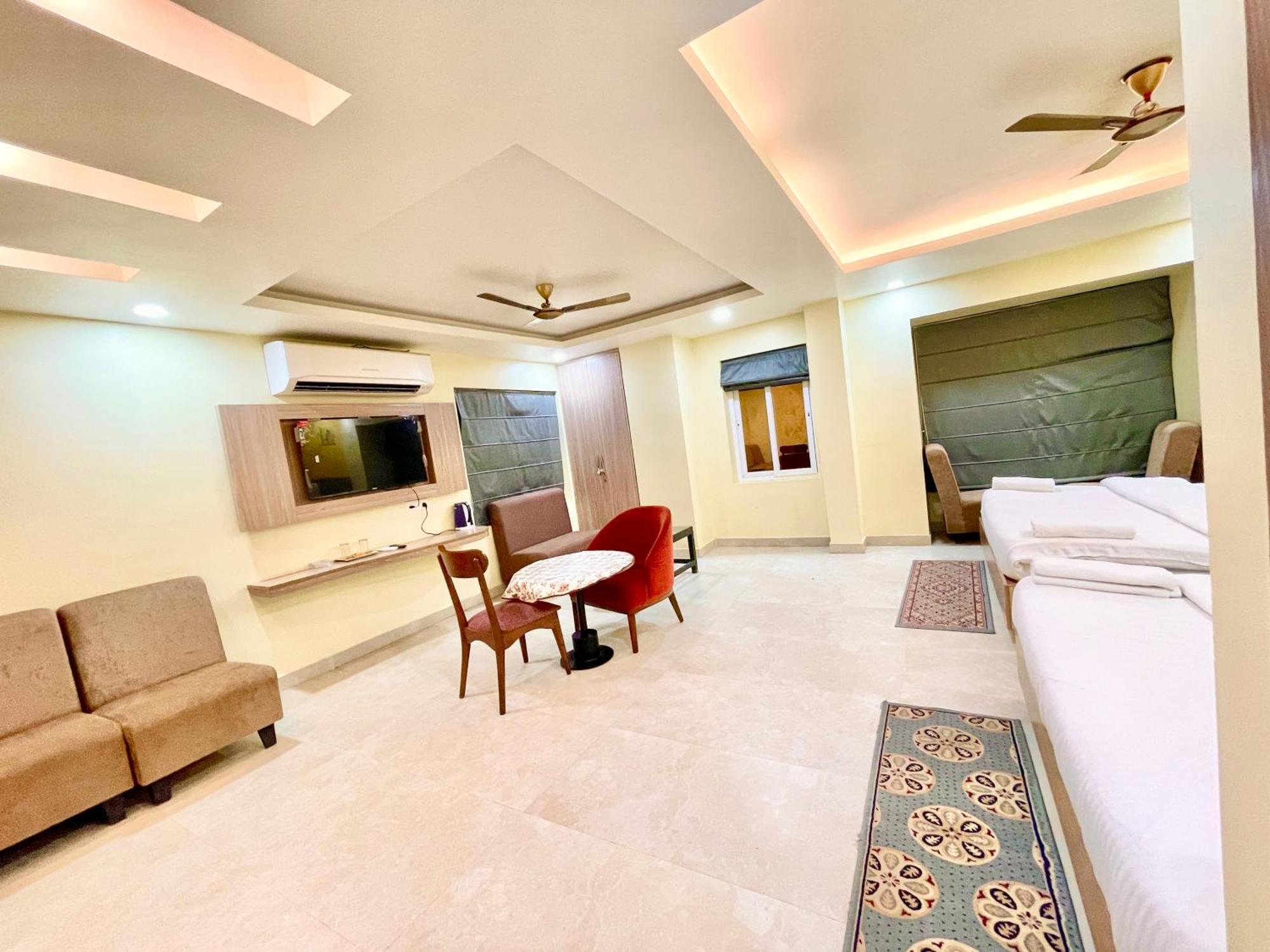 Hotel Rb International ! Puri Near-Sea-Beach-And-Temple Fully-Air-Conditioned-Hotel With-Lift-And-Card Payment Accepted-Parking-Facility, Best Hotel In Puri Zewnętrze zdjęcie