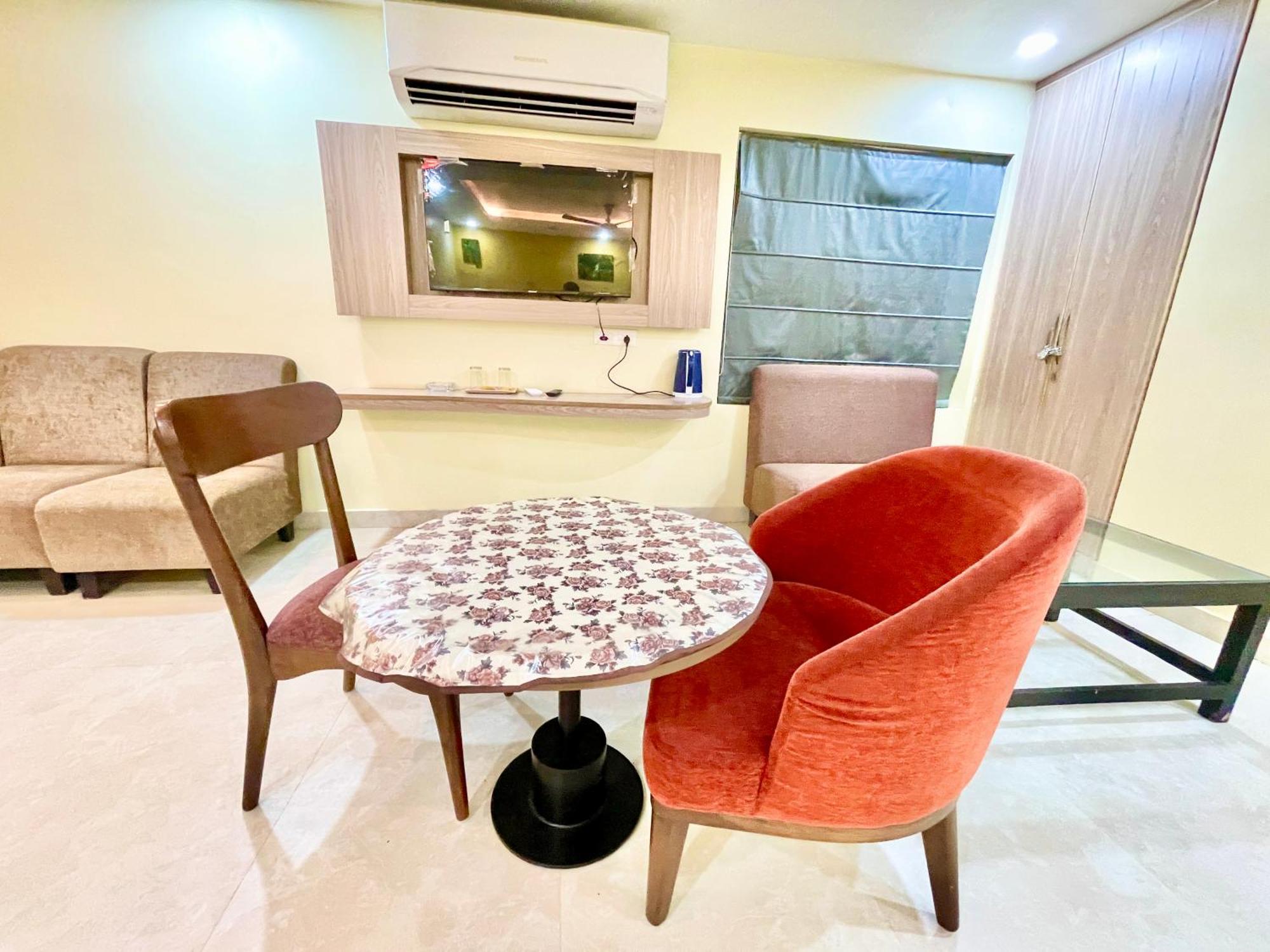 Hotel Rb International ! Puri Near-Sea-Beach-And-Temple Fully-Air-Conditioned-Hotel With-Lift-And-Card Payment Accepted-Parking-Facility, Best Hotel In Puri Zewnętrze zdjęcie